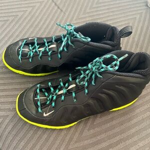 Nike Little Posite One Emerging Powers Little Kids Size 3Y New DZ2853-001 Volt